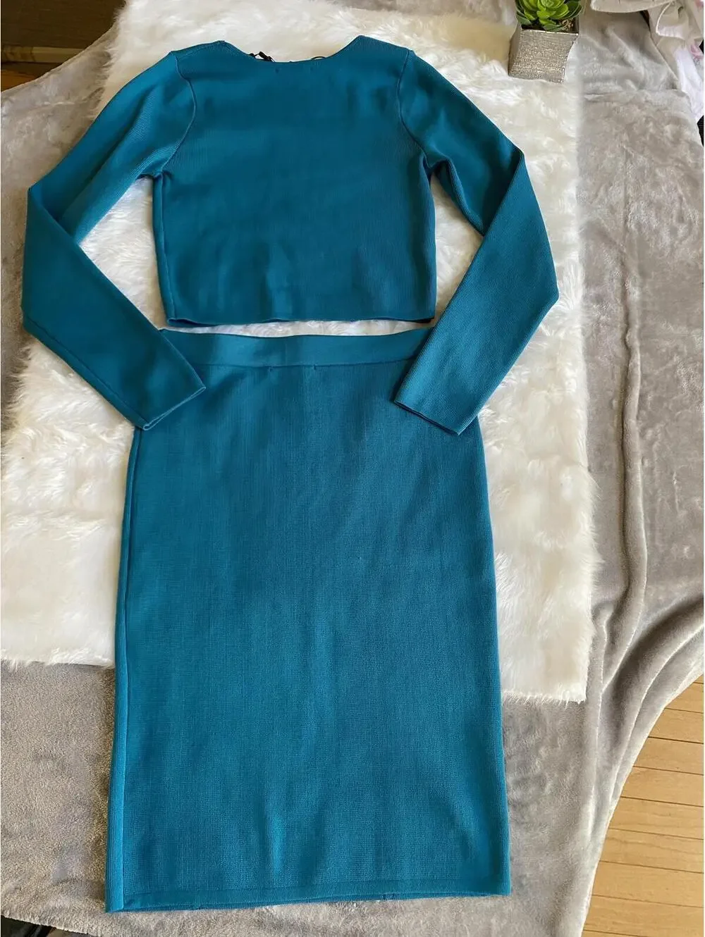 Sincerely Jules Teal Two-Piece Skirt and Crop Top Set Medium